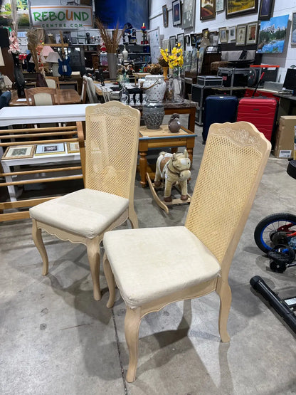 Dining chairs 6 are available
