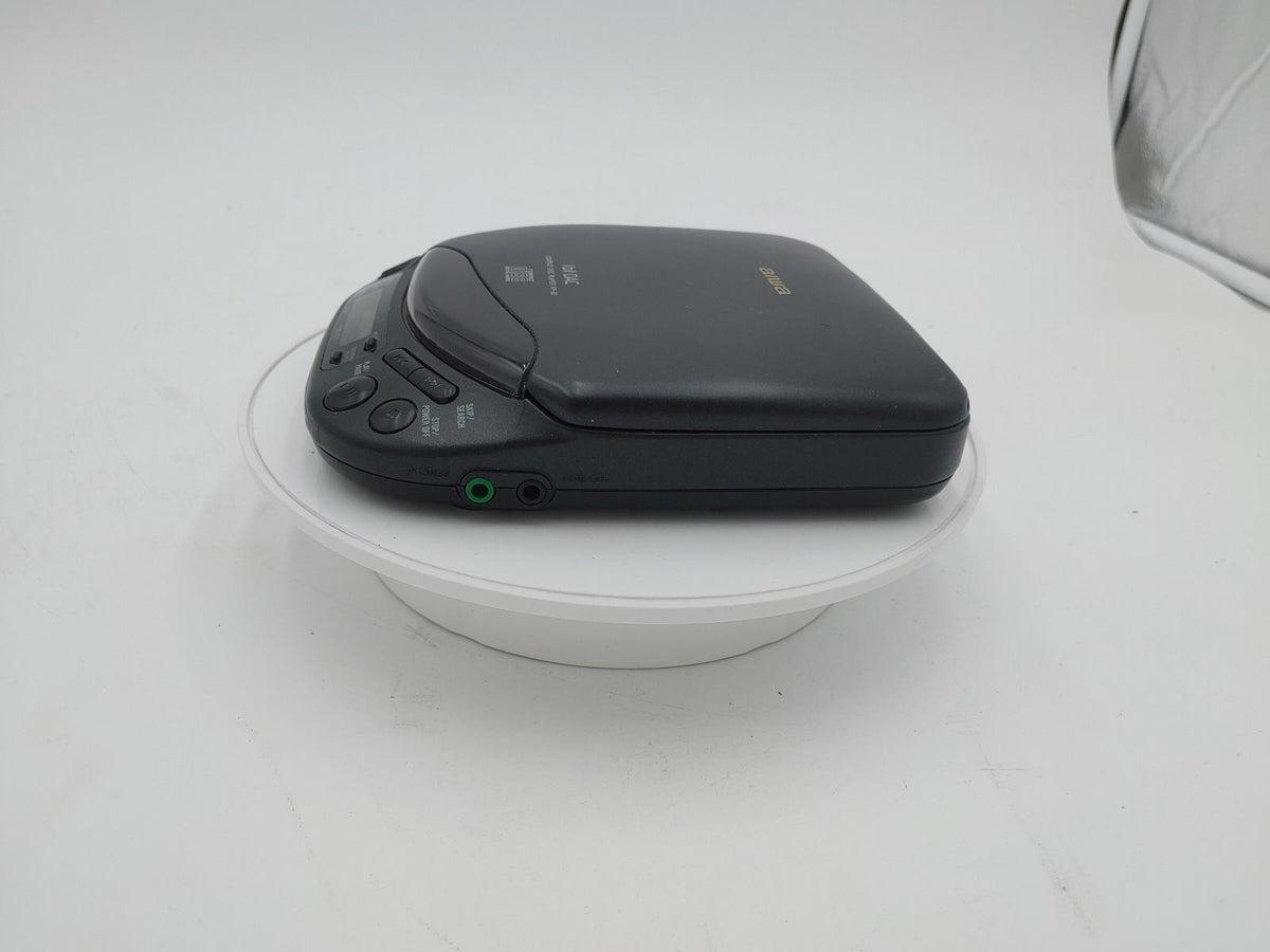 Good Condition AIWA Portable CD Player 1 Bit DAC Model XP-32 Black Works Tested
