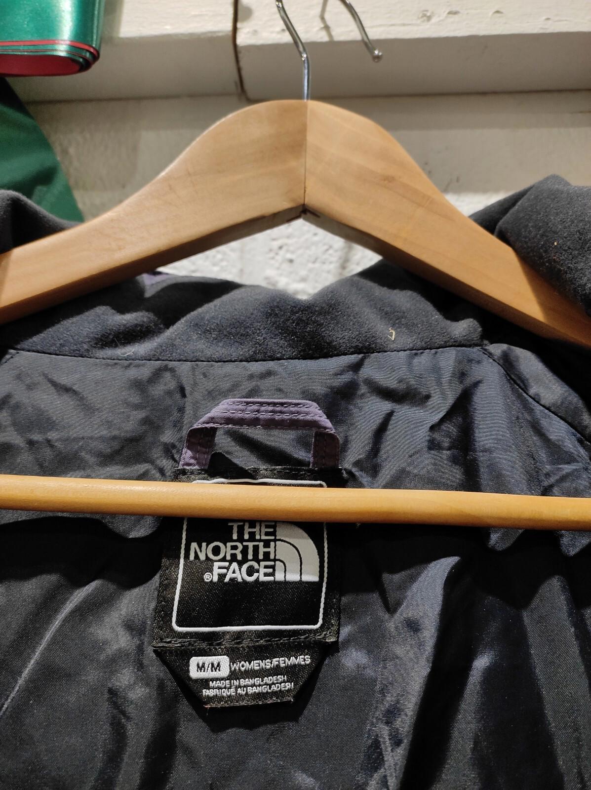 THE NORTH FACE HOODED PUFFER WOMENS JACKET SIZE- M PURPLE