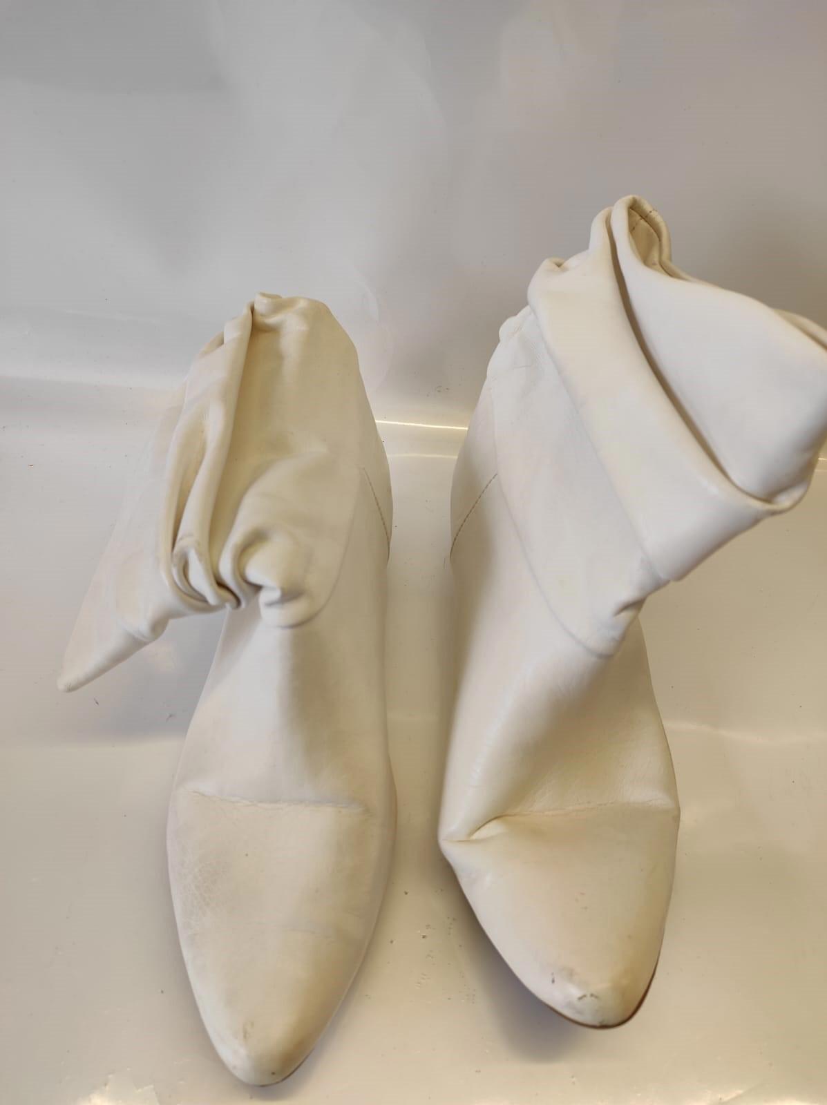 Le Chateau Women's Heeled Boots White- Size 8M
