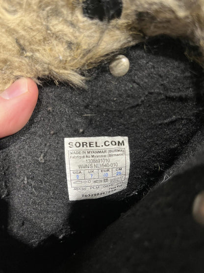 Sorel Joan of Arctic Women’s Waterproof Boots (Size US 9)