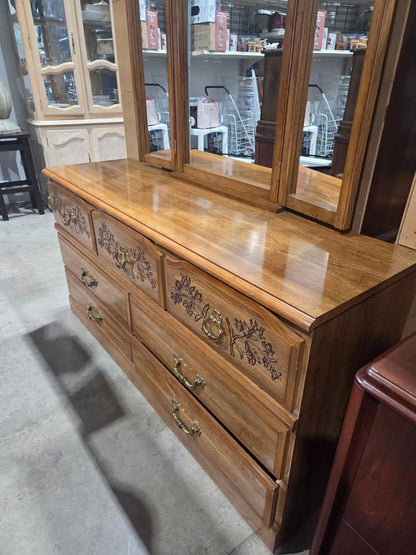 Ideal Quality Wood Dresser w/ Tri-Fold Mirror