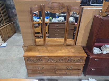 Ideal Quality Wood Dresser w/ Tri-Fold Mirror