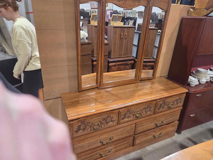 Ideal Quality Wood Dresser w/ Tri-Fold Mirror
