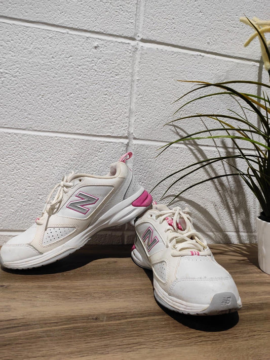 New Balance 623 Women's Size 9 Wide Sneakers White