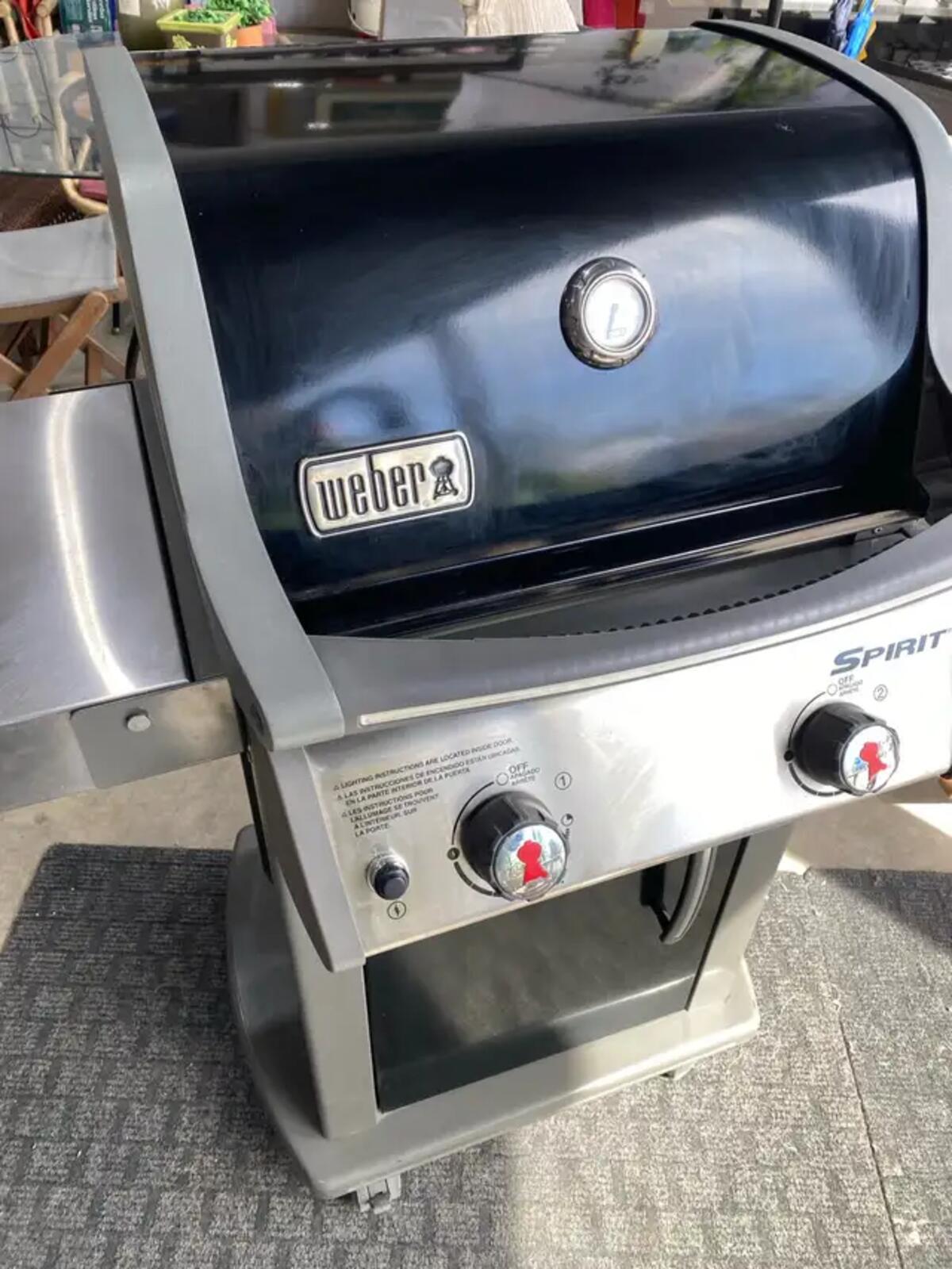 Weber Spirit BBQ with NEW grills