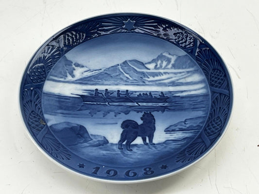 Vintage ROYAL COPENHAGEN 1968 Christmas Plate, "The Last Umiak" Kai Lange