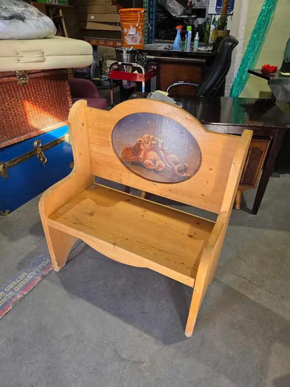 Wooden Bear Themed Bench