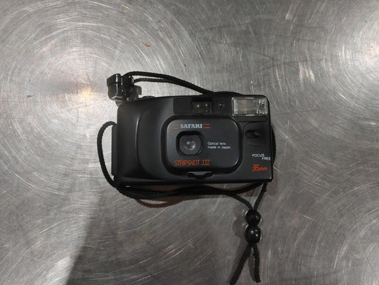 Good Condition SAFARI Snapshot 3 35mm Focus Free Film Camera Untested Black