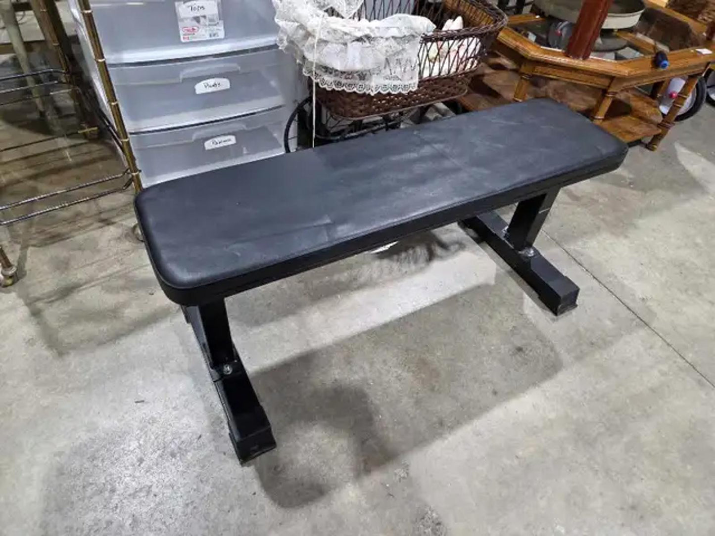 AmazonBasics Flat Weight Bench