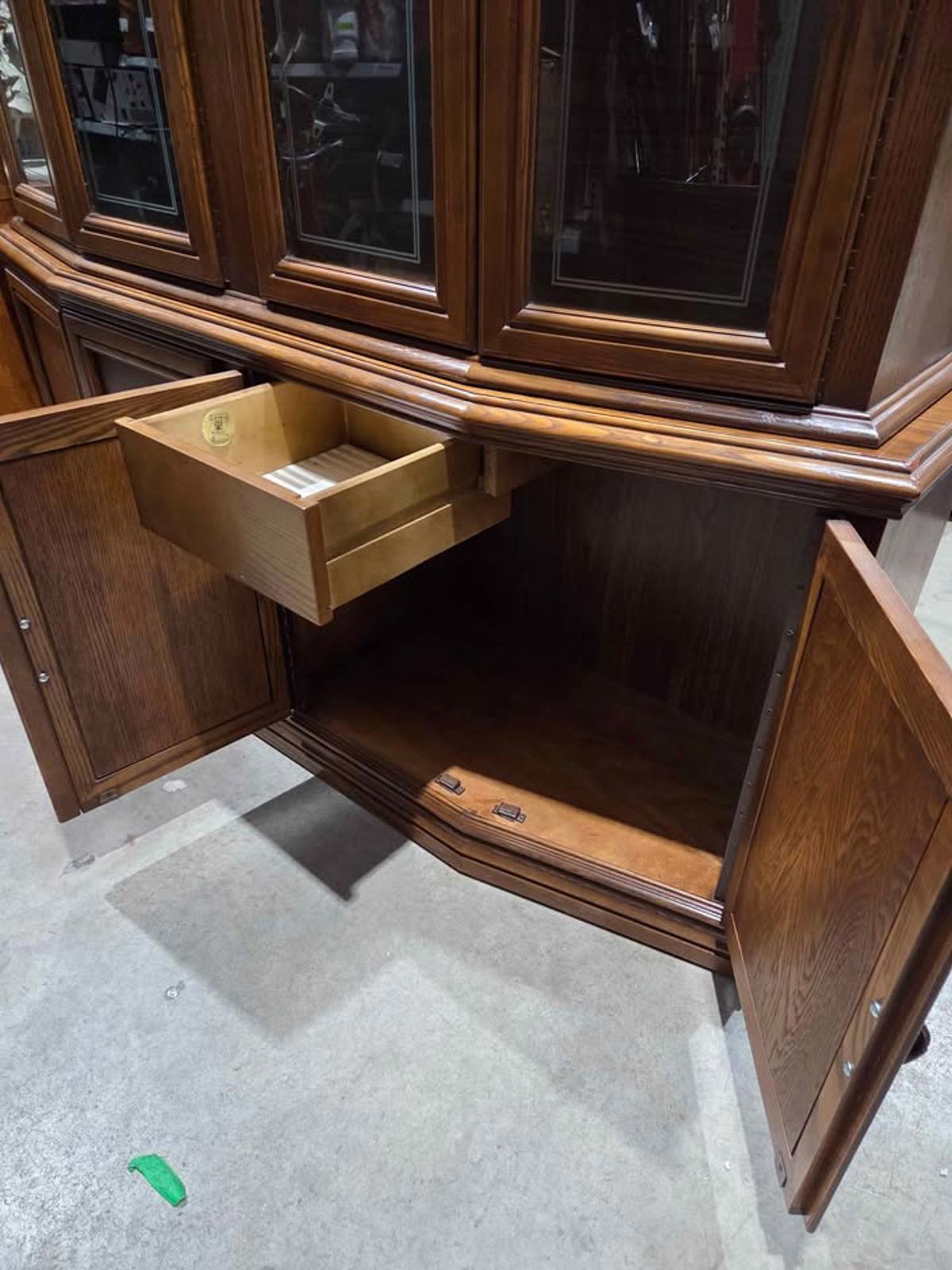 Wooden China Display Cabinet Hutch