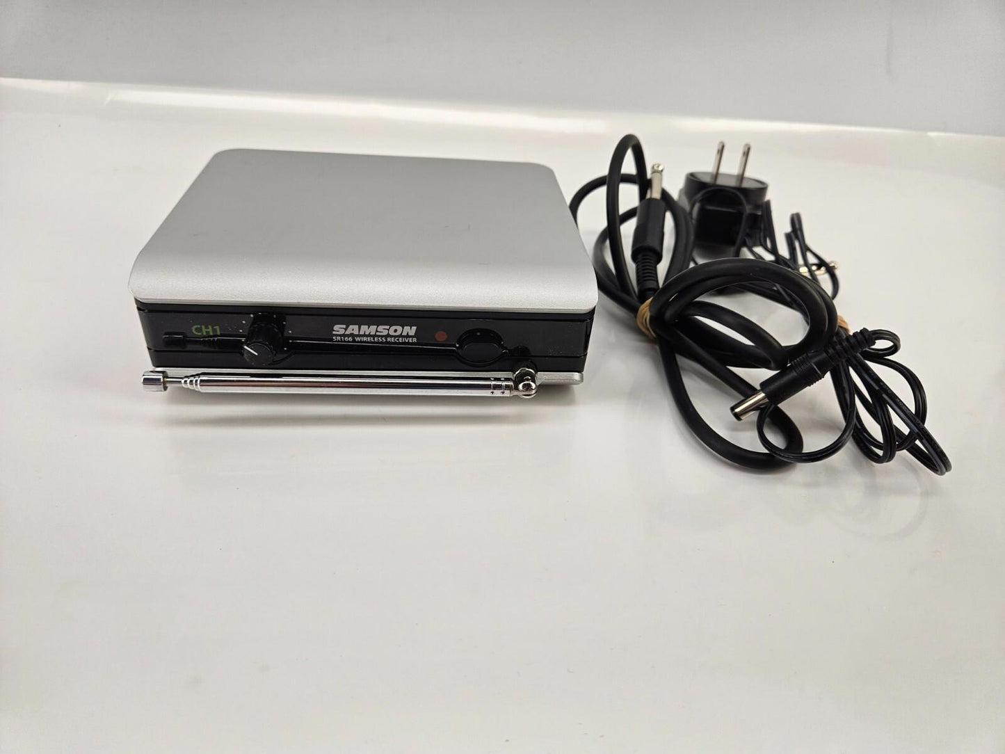 SAMSON SR166 199.6 MHz UHF Wireless Receiver