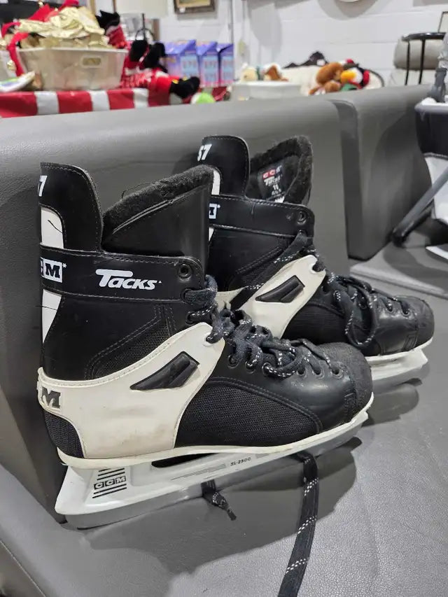 CCM Tacks Adult Ice Skates - Size 11