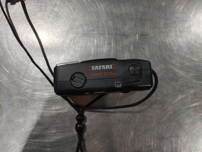 Good Condition SAFARI Snapshot 3 35mm Focus Free Film Camera Untested Black