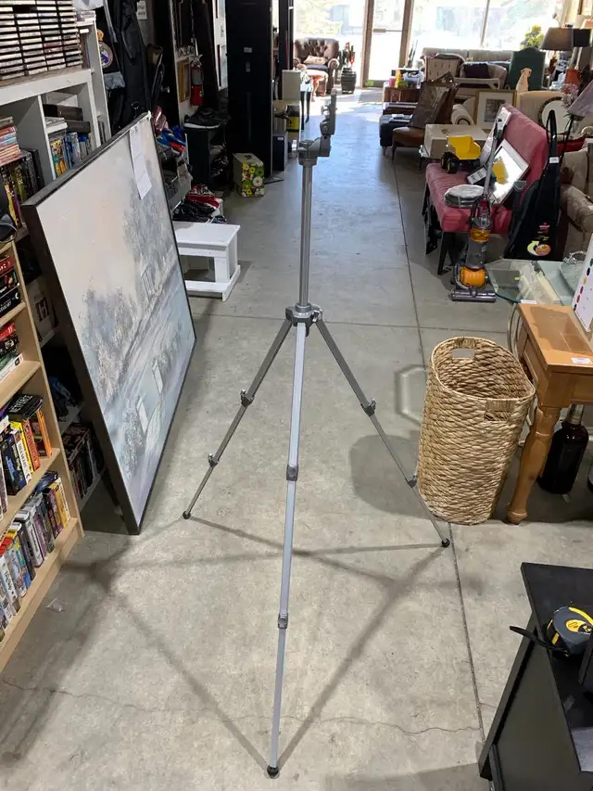 Velbon VE-3 Tripod
