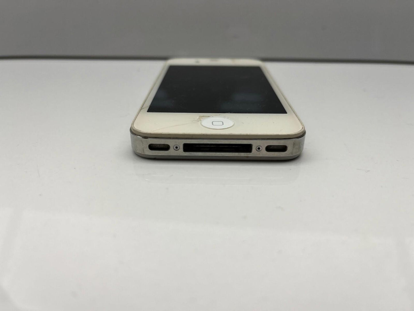 iPhone 4 White Cracked Screen