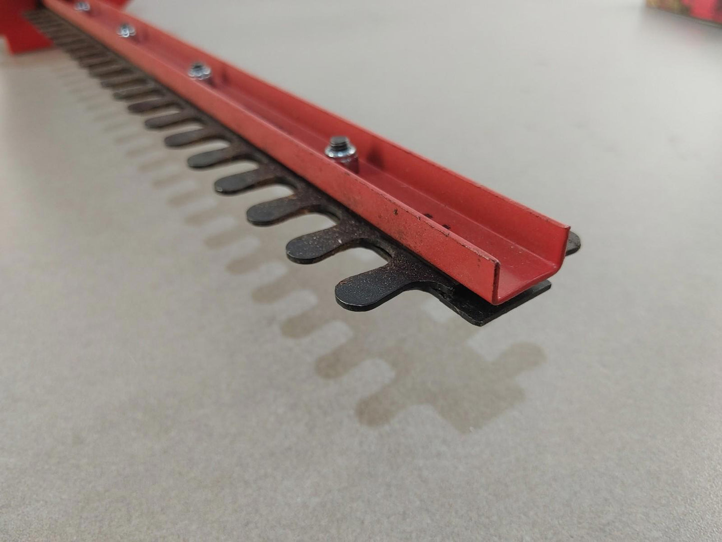 GOOD CONDITION Homelite 17inch Corded Hedge Trimmer/Clipper Red