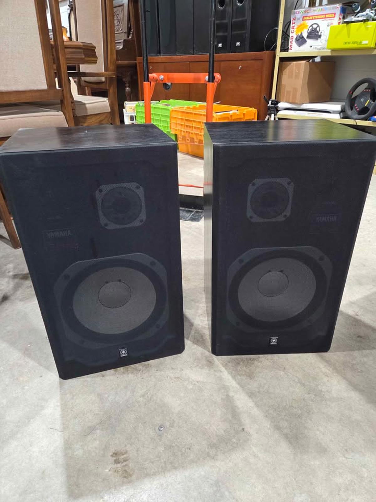 Yamaha NS-260 Speakers Pair - 21.5"