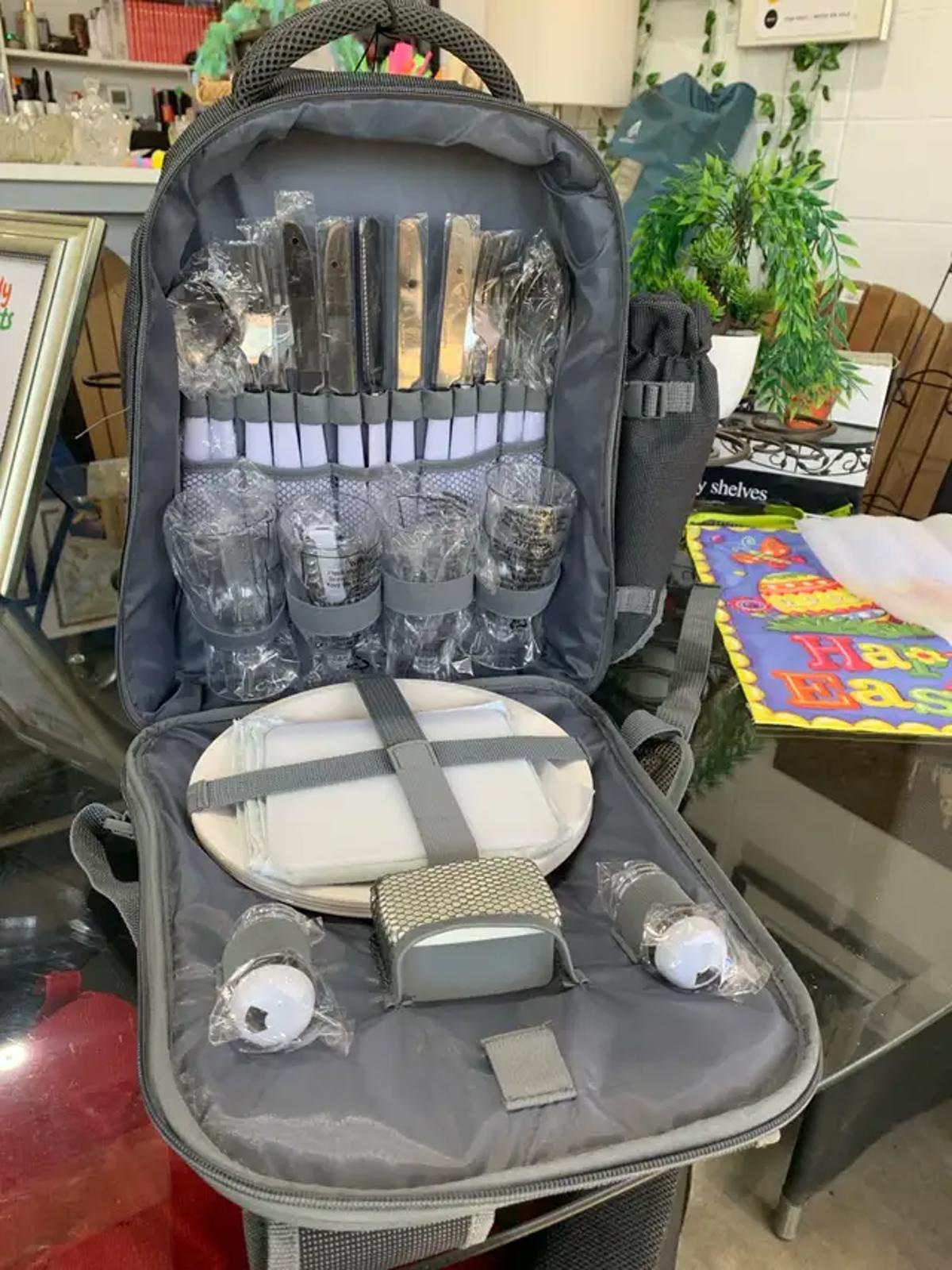Stokes Picnic Backpack with dinnerware