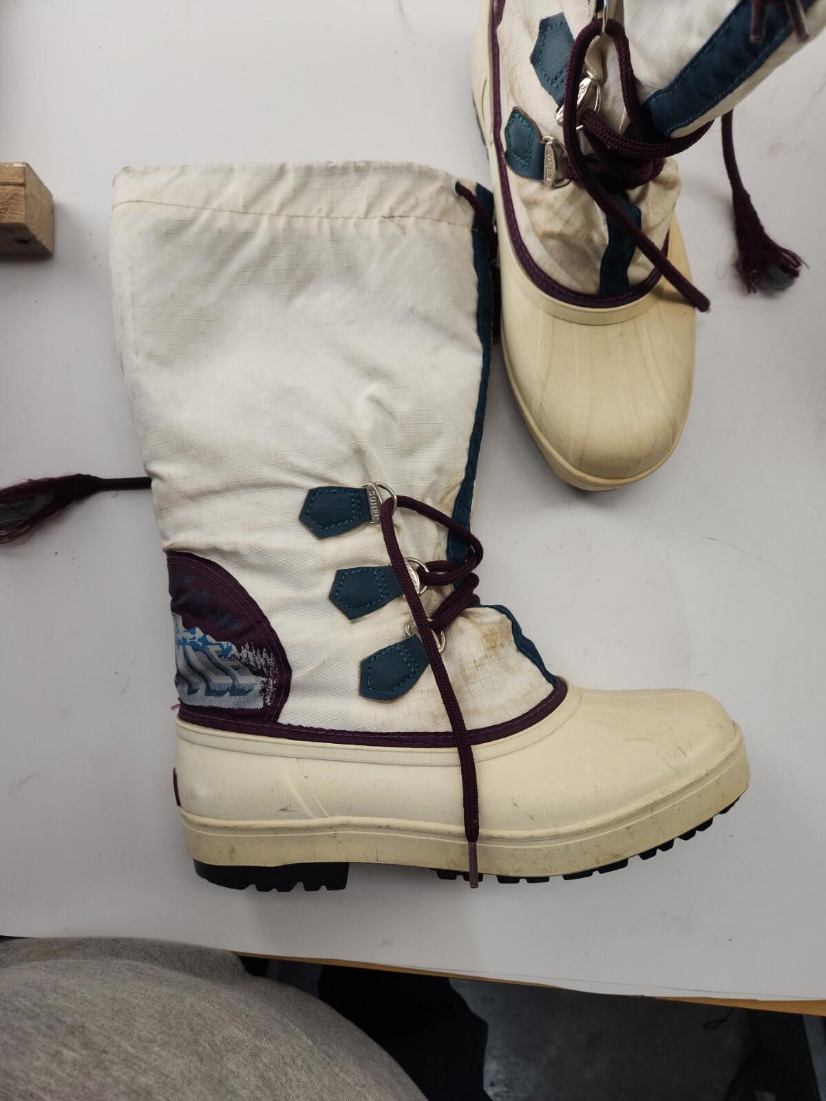 Sorrel Womens Boots - size 9