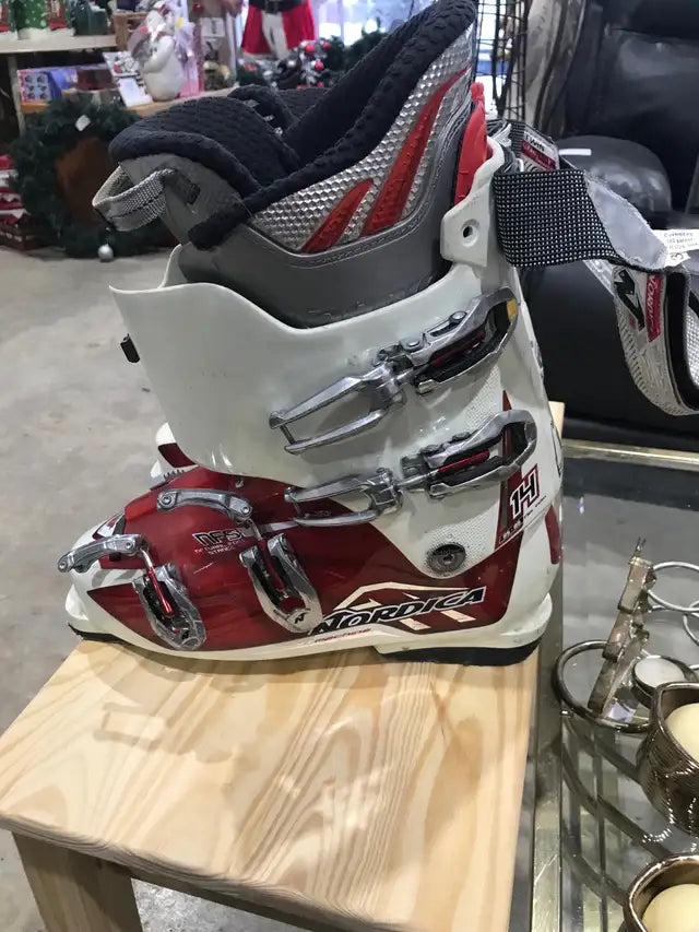 Nordica Sport Machine 14 Ski Boots (325mm)