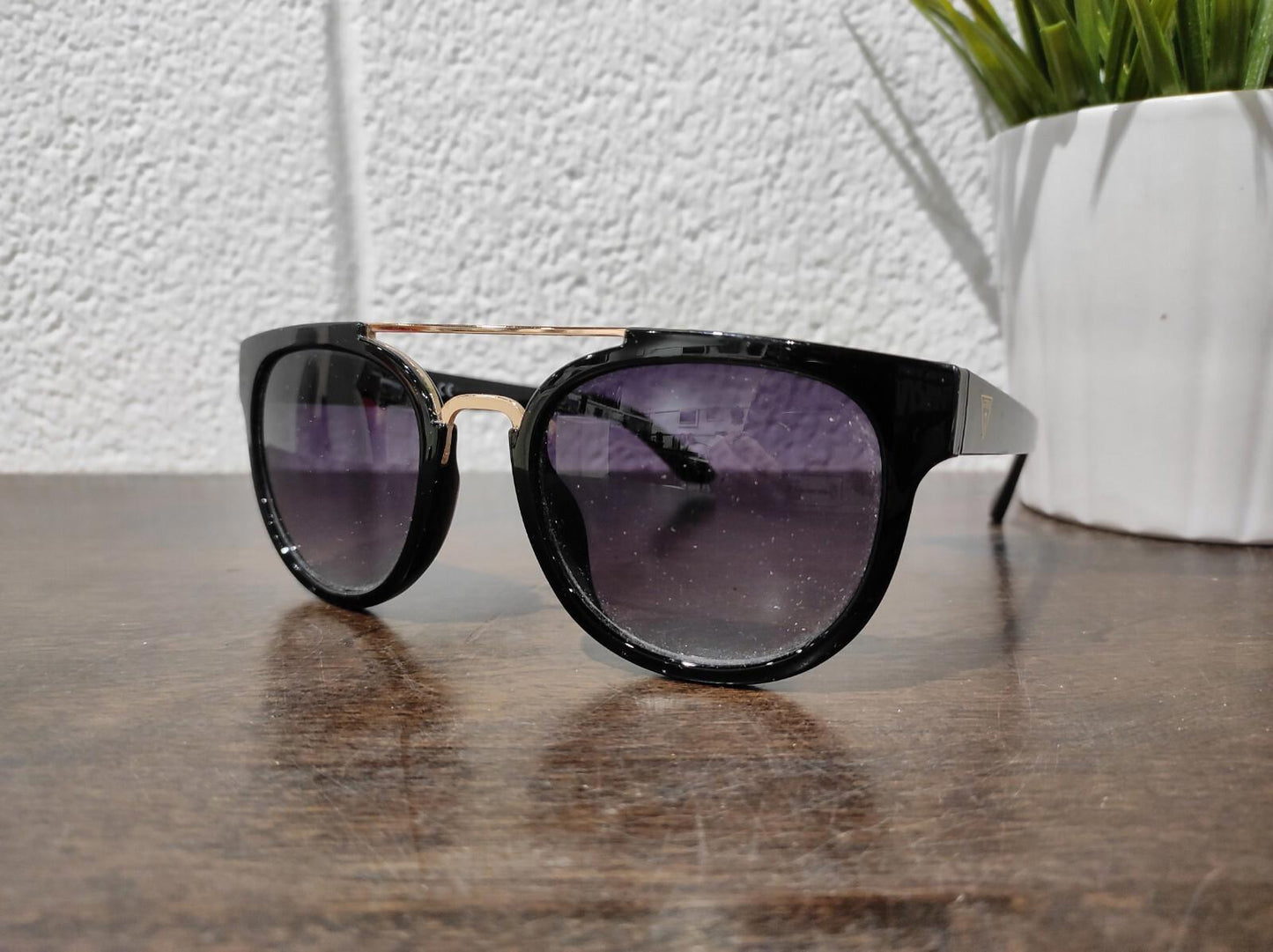 GUESS GF0316 01B Shiny Black/Gradient Black Round Sunglasses