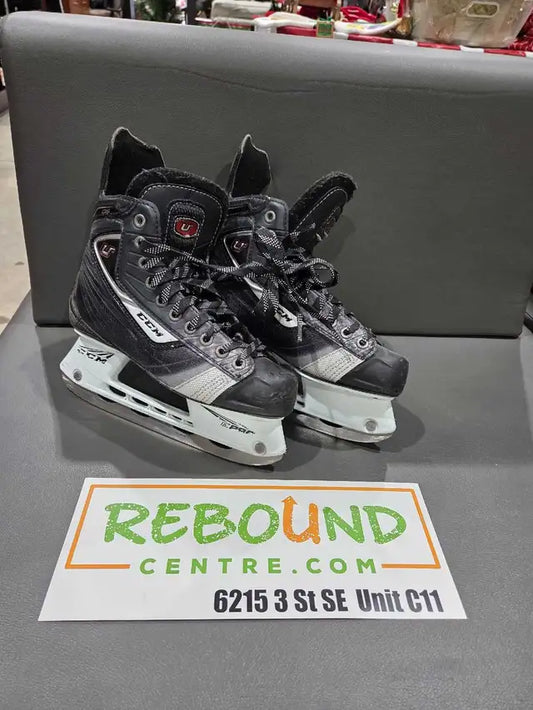 CCM U06 Ice Youth Skates Size 4