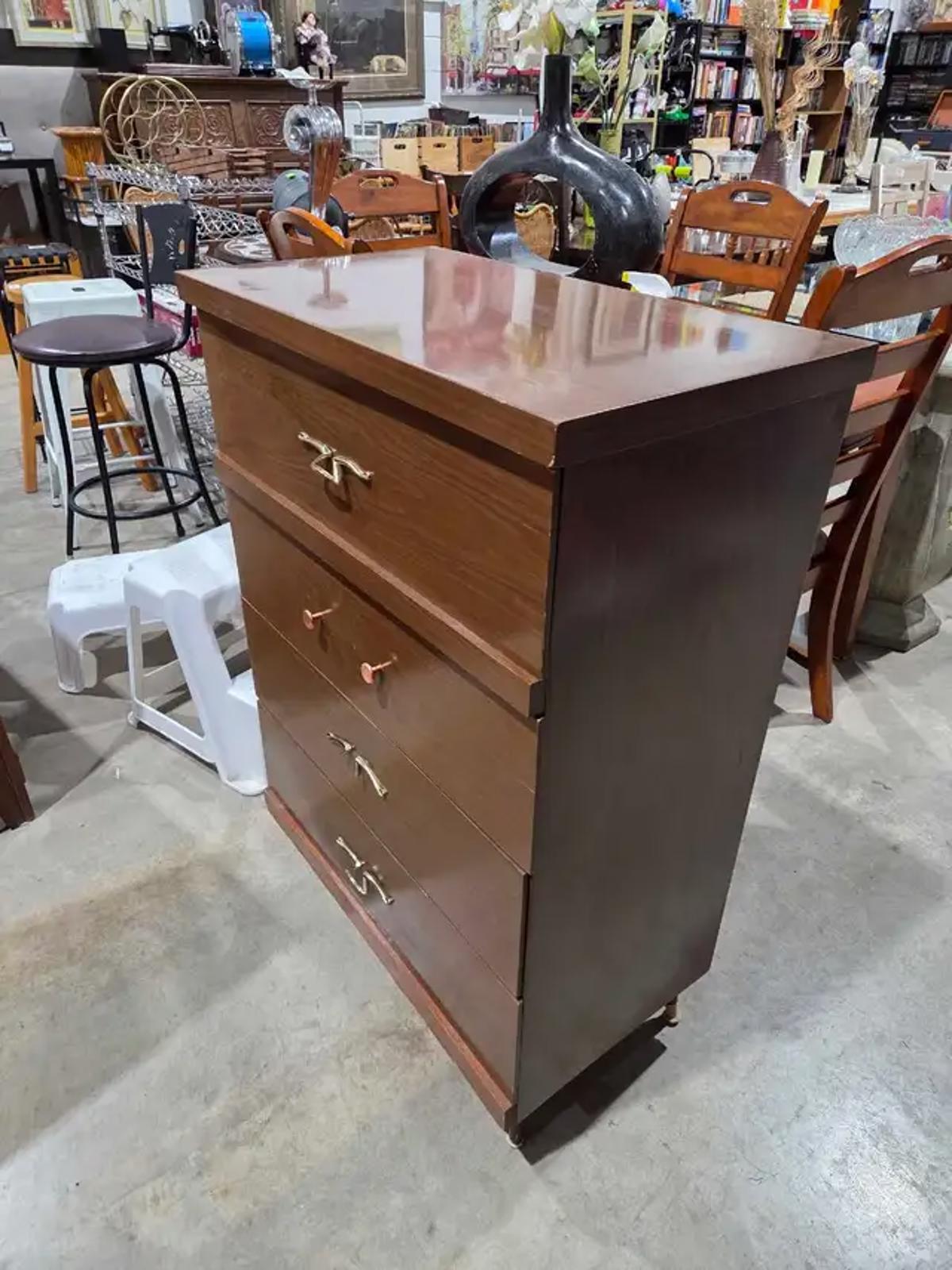Vintage 4-Drawer Dresser
