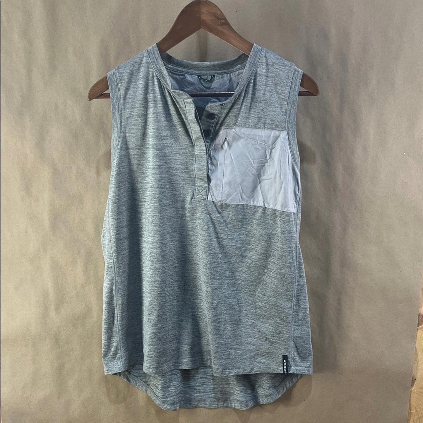 Woods Women’s Gray Sleeveless Top (Size L)