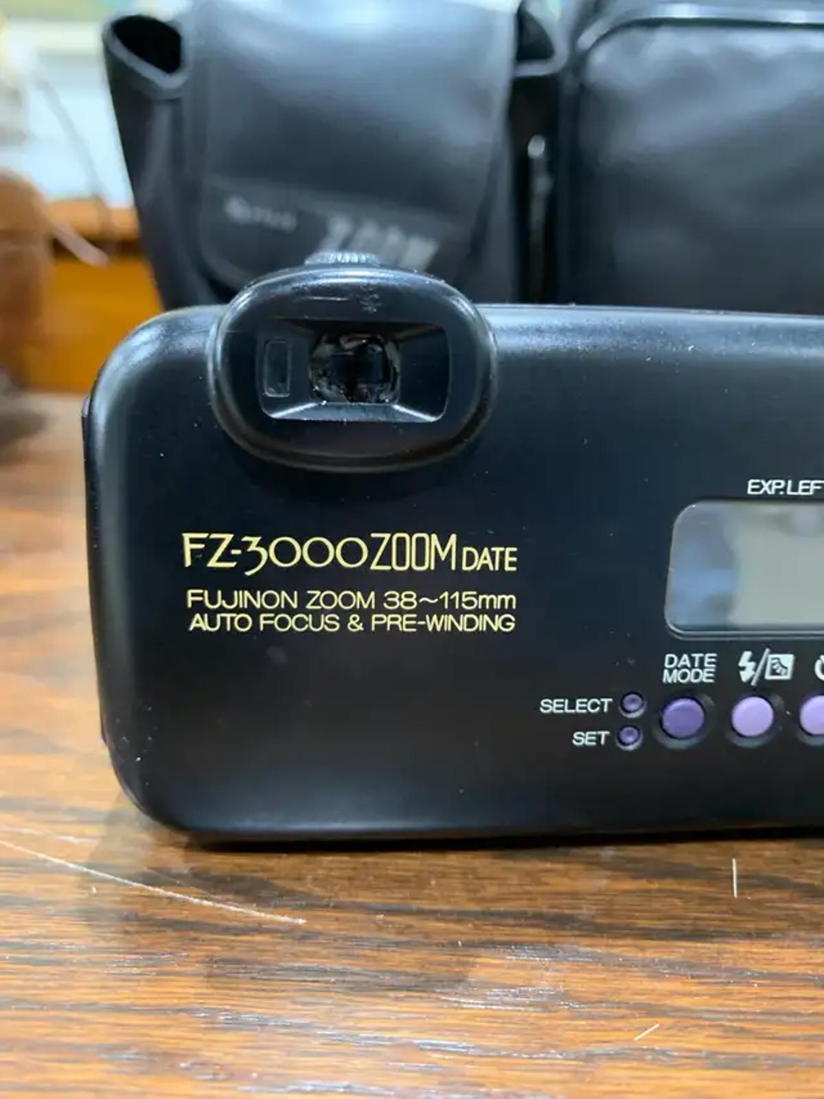 Fuji FZ-3000 Zoom Date Film Camera