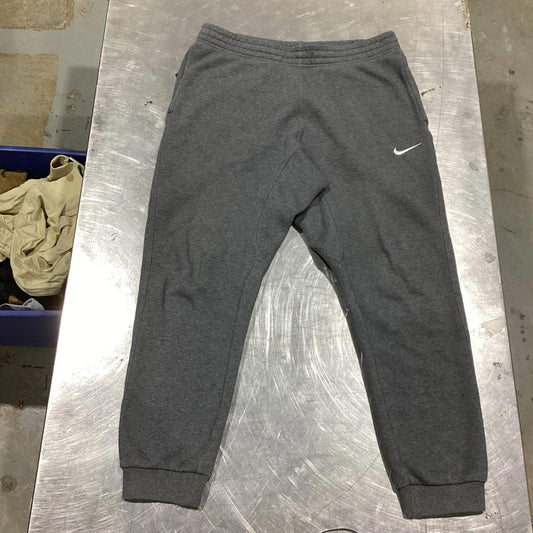 Nike Men’s Gray Tapered Jogger Sweatpants