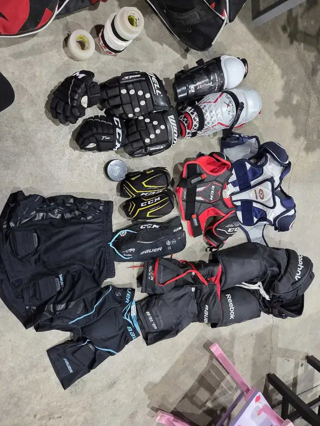 Youth Small/Large Hockey Gear