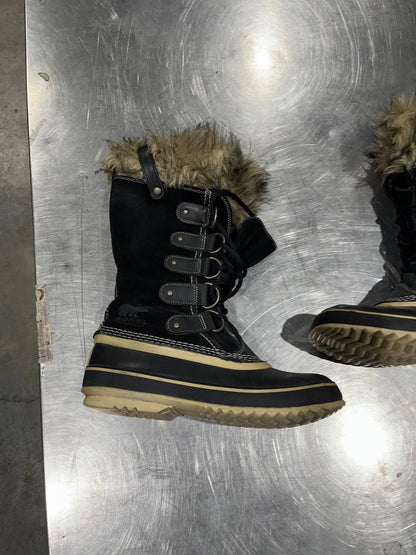 Sorel Joan of Arctic Women’s Waterproof Boots (Size US 9)