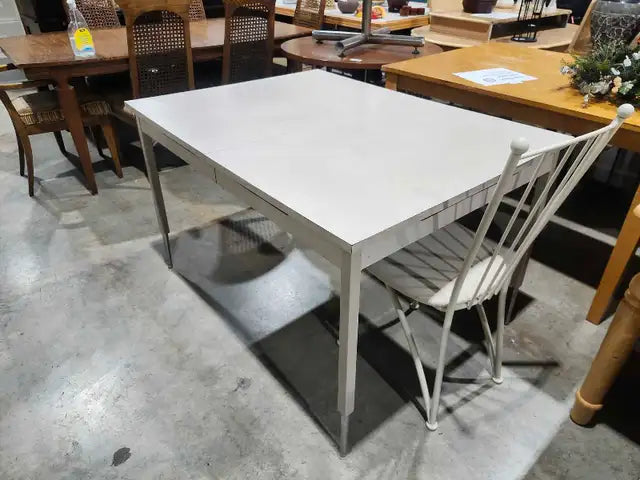 Vintage Extendable Dining Table