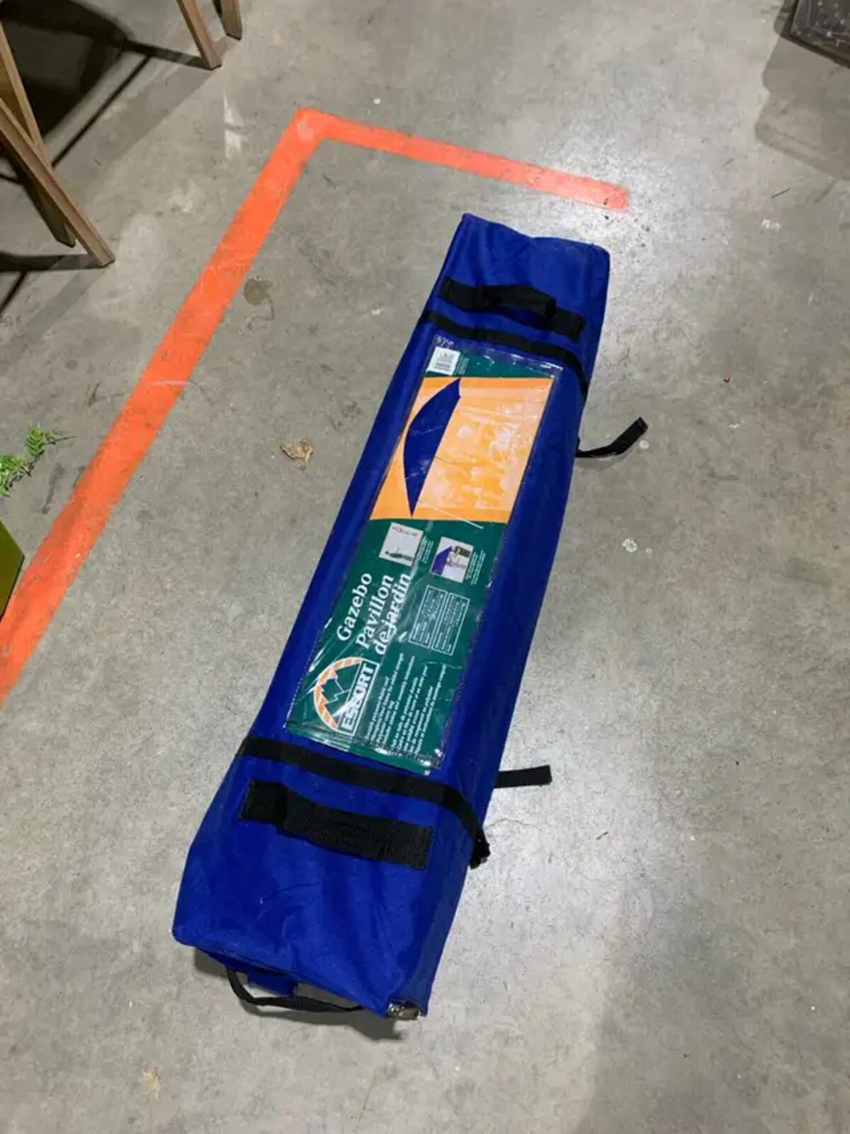 Tonnelle à structure métallique de 3 m x 3 m