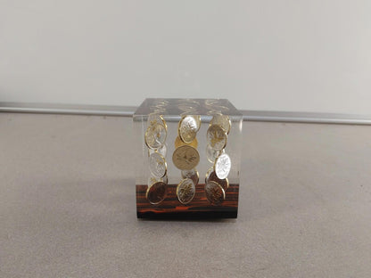 VINTAGE COLLECTIBLE Acrylic Cube With 27 1978 Canadian Pennies - Fair