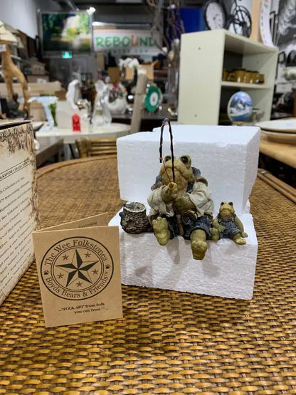 Boyds Bears Frogmorton and Tad