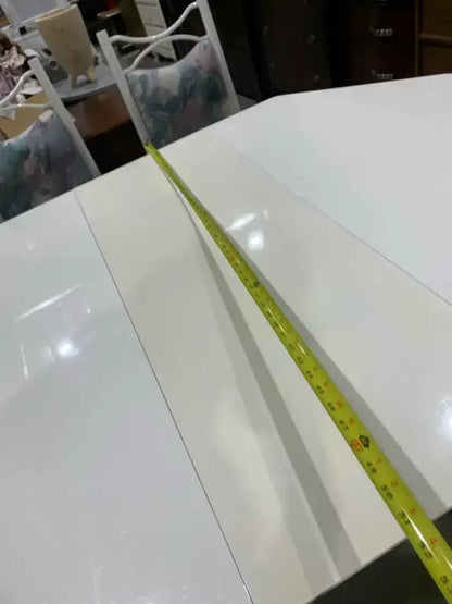 White Octagonal Dinning Table with Extending Leaf