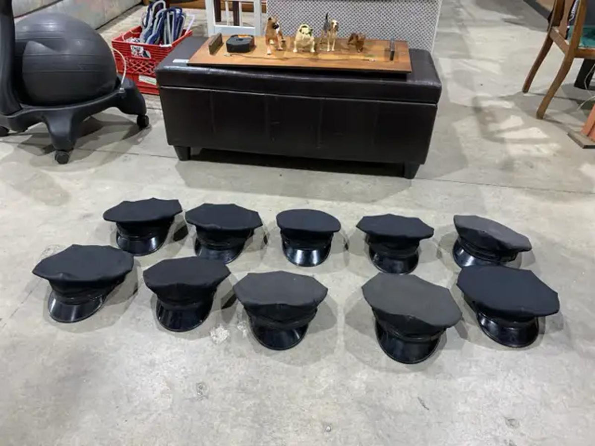 10 casquettes de police - tailles diverses