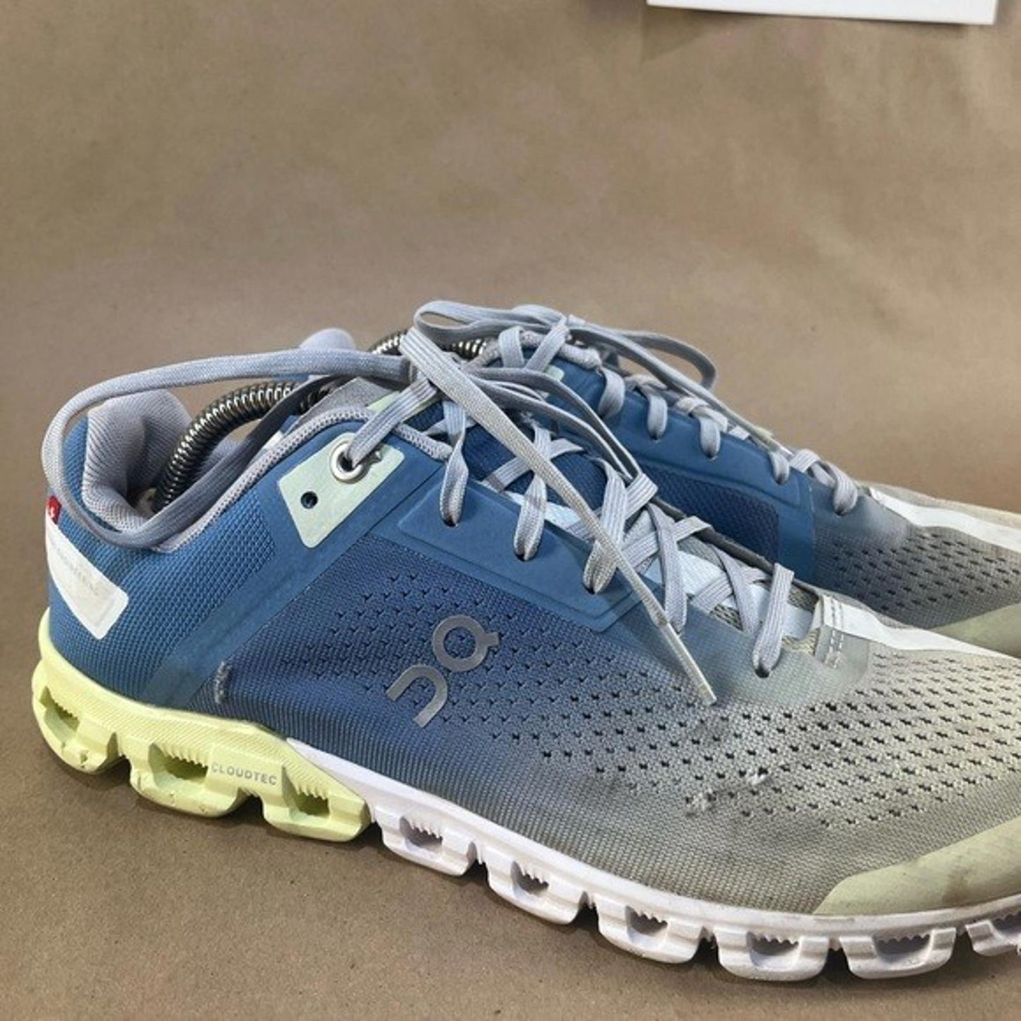 On Running Cloudflow 3 Sneakers (Men’s Size US 8.5)