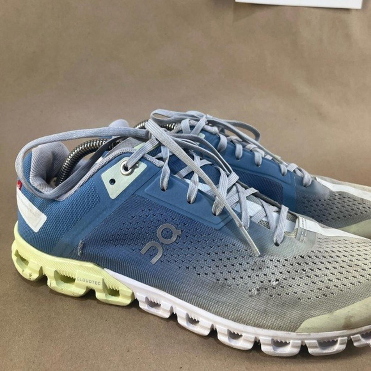 Baskets On Running Cloudflow 3 (Pointure homme US 8.5)