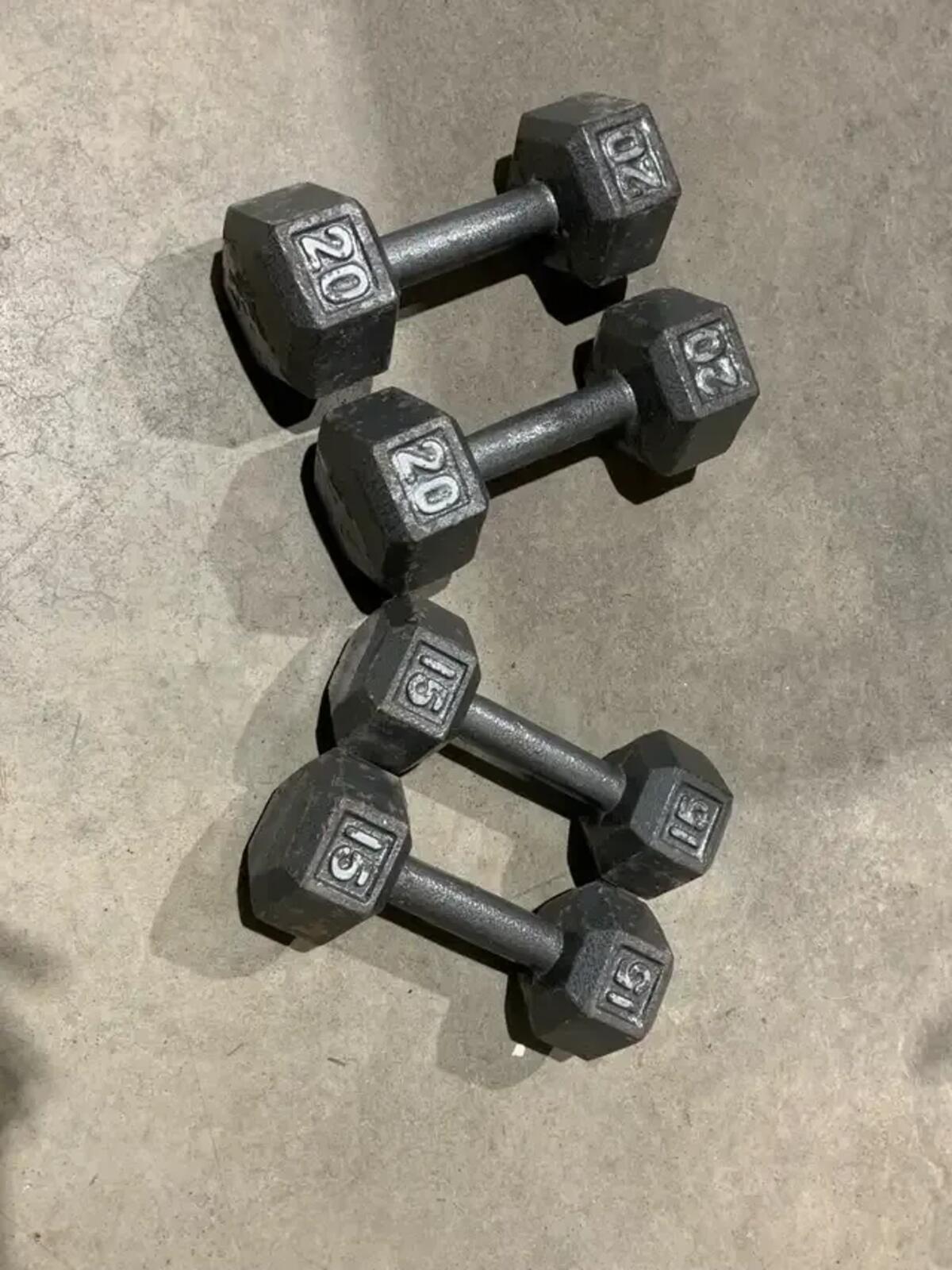 Dumbbell Set of 20LB and 15LBS