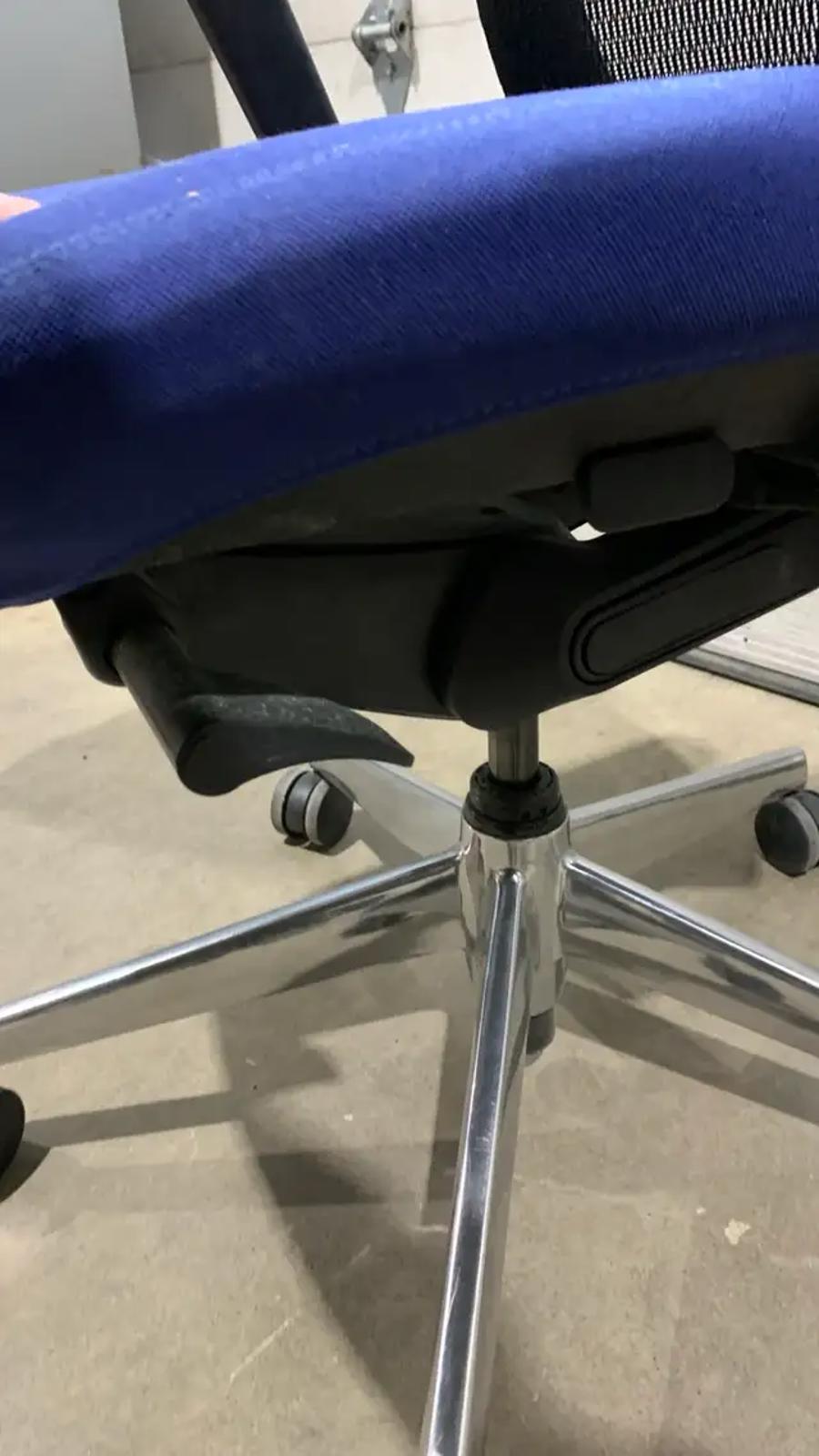 Mesh back Office Chair with Blue Seat