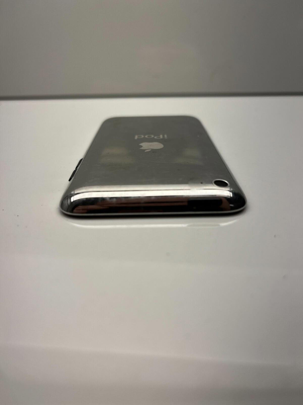 iPod Touch 32GB 4th Generation A1367 FOR PARTS