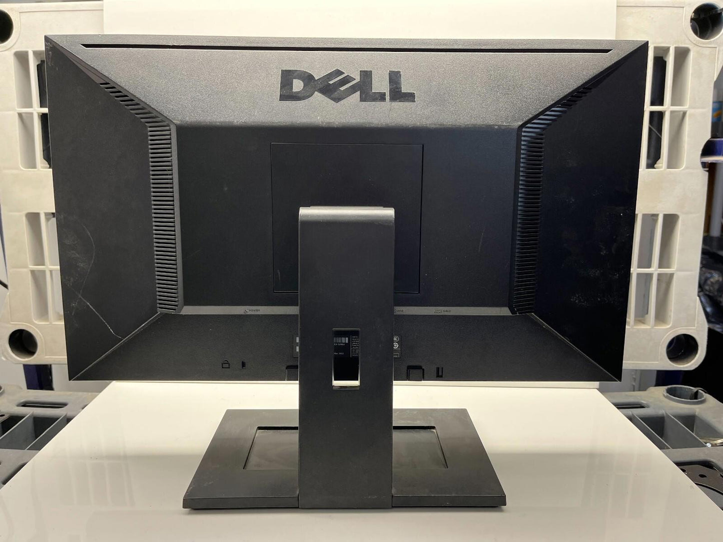 Dell 21.5" Full HD LCD Monitor E2211Hc Scratches