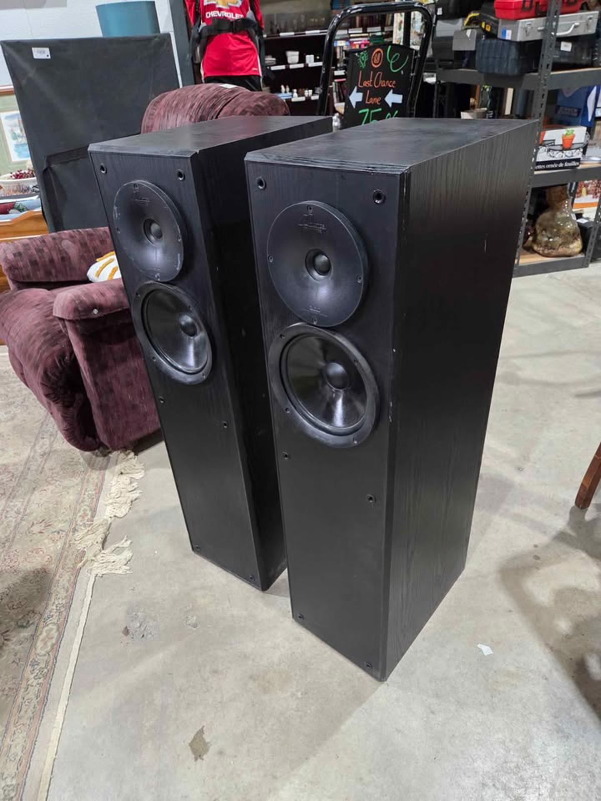 Nuance Advantage Floor Speakers Pair