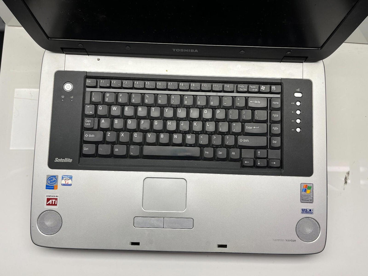 Ordinateur portable Toshiba Satellite P30 Retro Pentium 4 POUR PIÈCES
