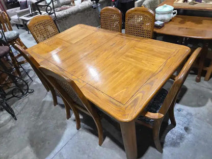 Solid Wooden Extendable Dining Set