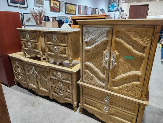 Vintage Bedroom Set - Dresser/Armoire/Nightstands