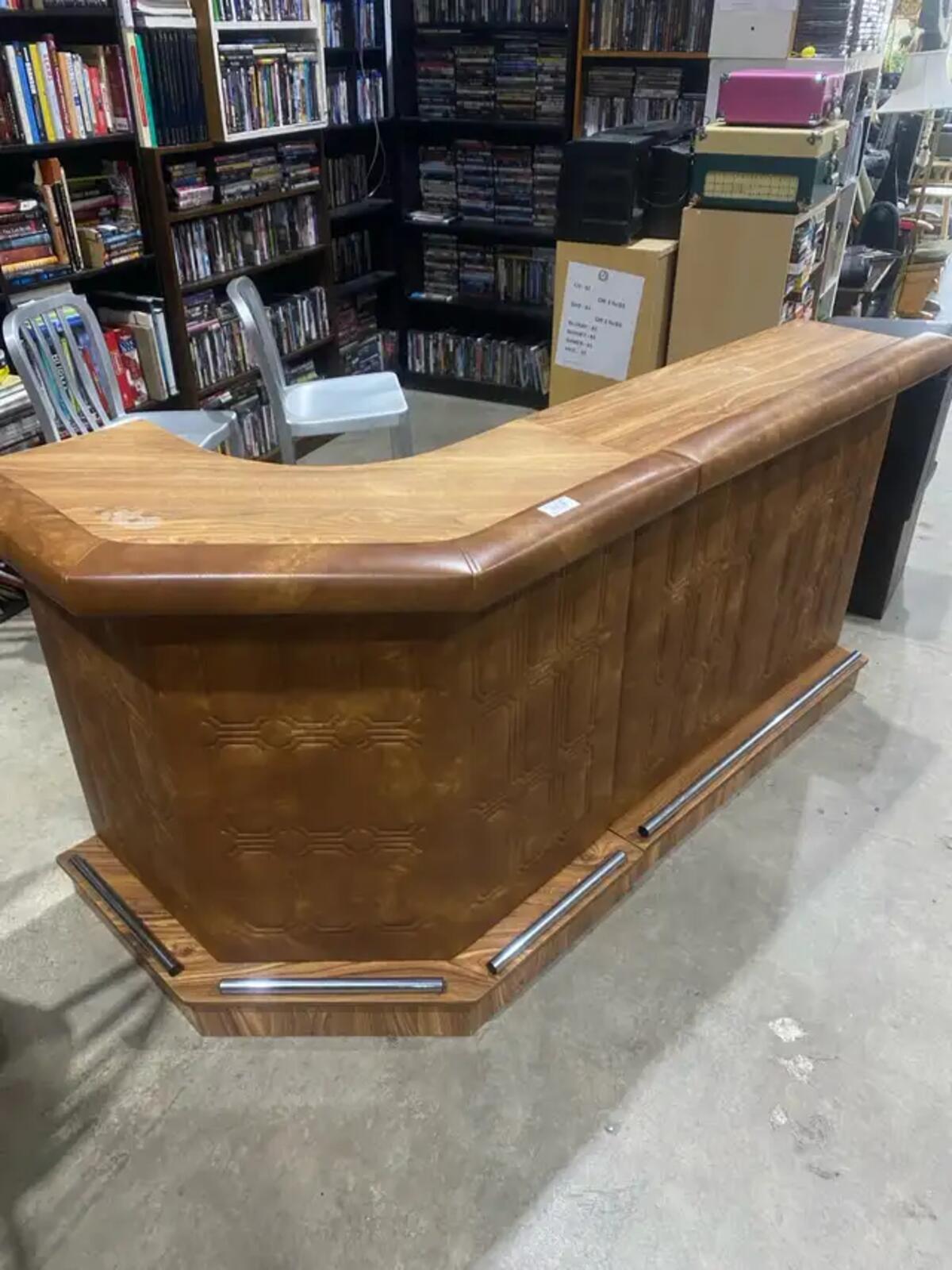 Vintage L-shape Bar